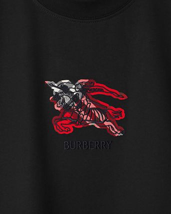 Slim Fit Graphic Tee - Exclusive