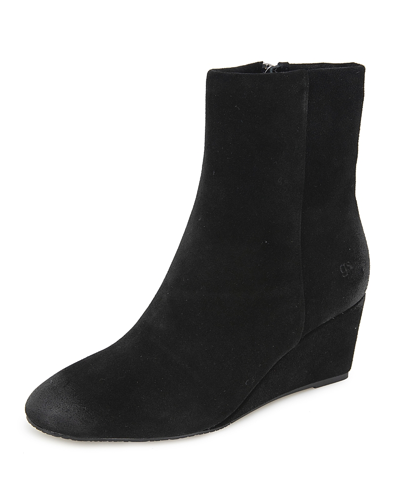 Gentle Souls By Kenneth Cole Women's Nash Suede Wedge Booties In Black