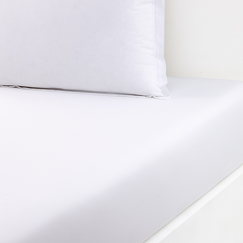 Yves Delorme Batiste Fitted Sheet, Queen In White
