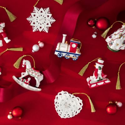 Christmas Classics Annual Heart Ornament 2025