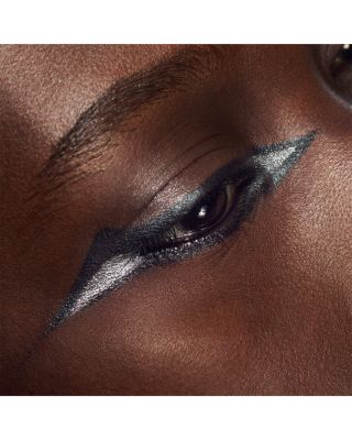 Metallic Dazzleshadow Liquid Eye Shadow