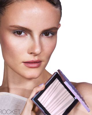 Aura Illuminating Face & Body Powder - Skyrocket