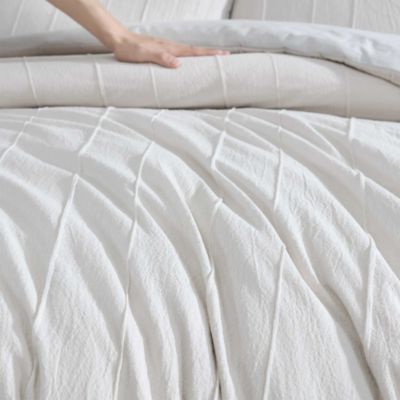 Woven Tucks Jacquard 3 Piece Duvet Cover Set, Queen 
