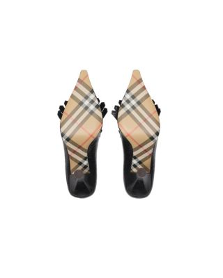 Women&#39;s Embossed Cameo Fringe Pumps