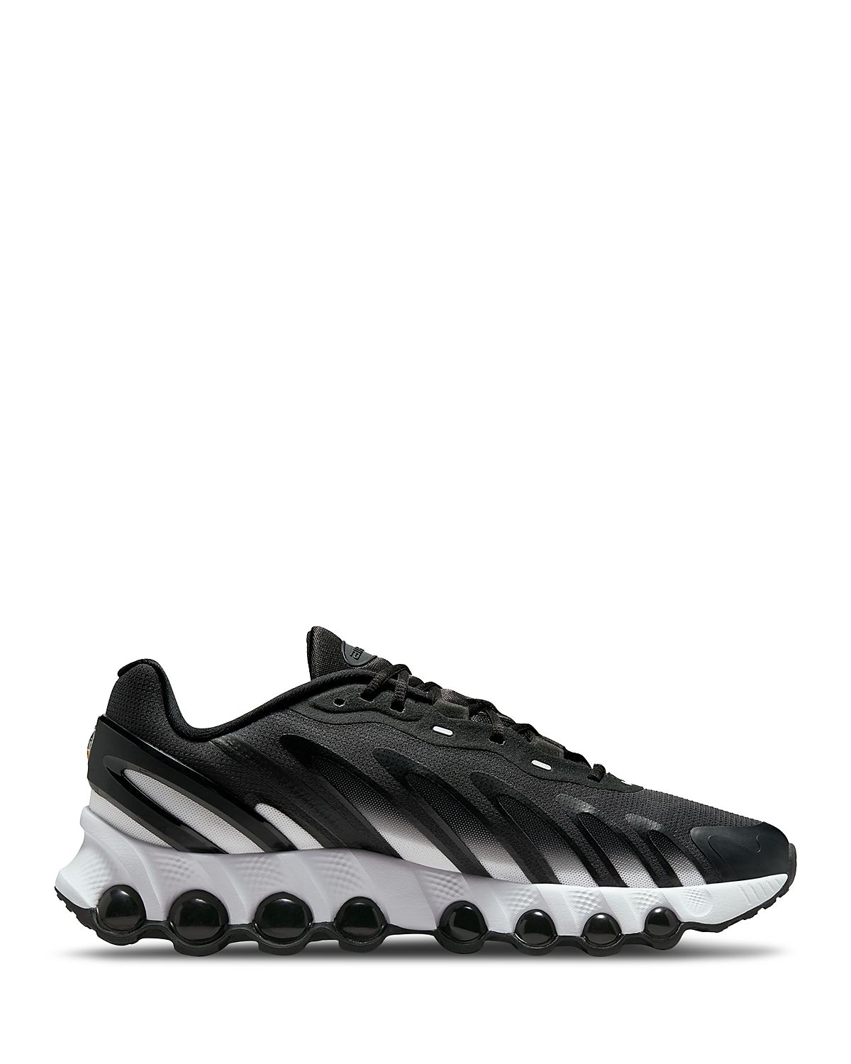 Nike Men's Air Max Dn8 Low Top Sneakers
