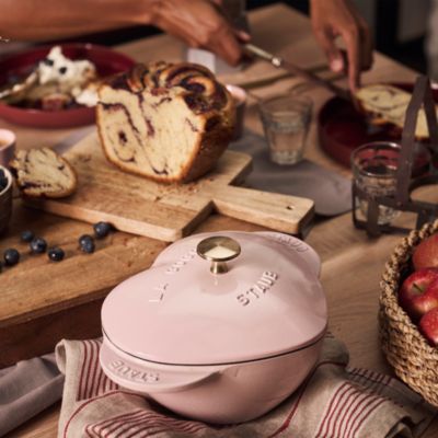 1.75 Qt. Heart Peony Dutch Oven