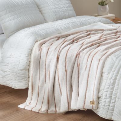 Stasia Ribbed Plush Throw Blanket