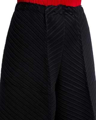 Plaster Pleats Solid Crop Pants