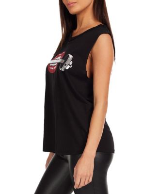  Kerry Barbell Lip Tee