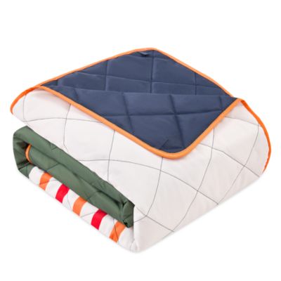Hunter Luggage Hunter Foldable 60 x 72 Outdoor Blanket with Easy Carry Handles