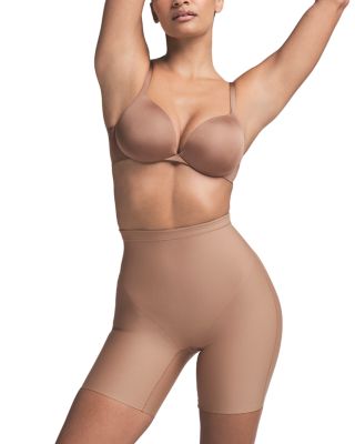 Core Sculpt Mid Rise Shorts