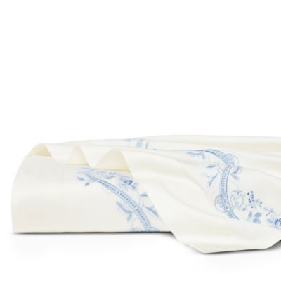 x Scalamandr&eacute; Isabella Embroidered Sateen Flat Sheet, King