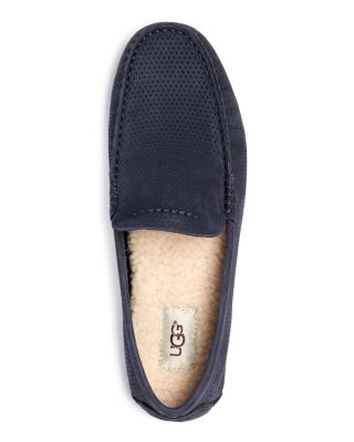 UGG® Men display picture 1