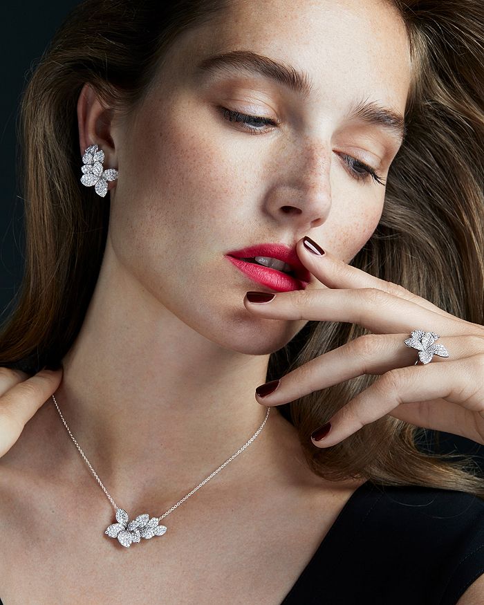 Shop Pasquale Bruni 18k White Gold Stelle In Fiore Diamond Pendant Necklace, 16.5
