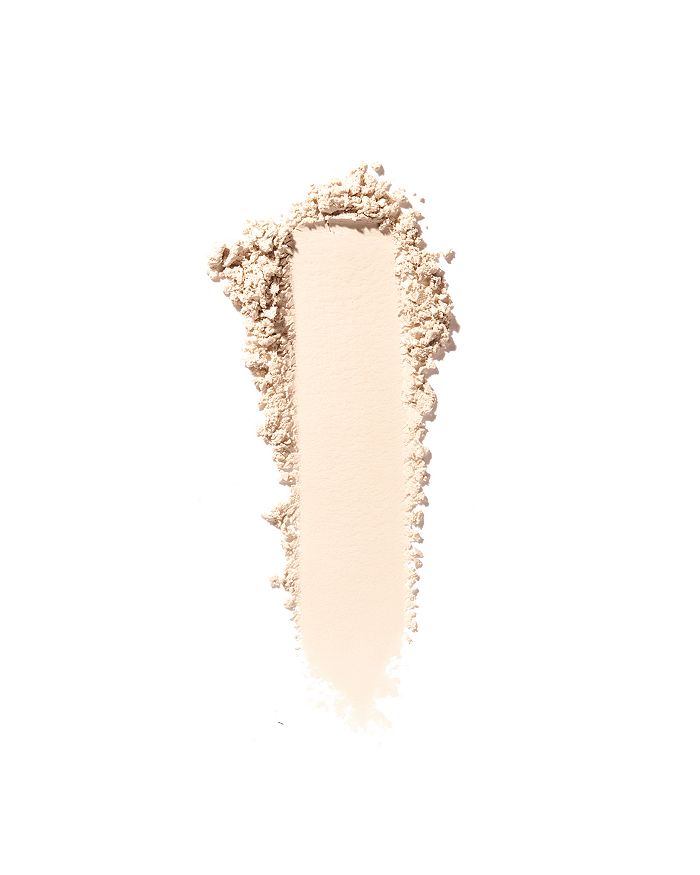 Shiseido Synchro Skin Invisible Silk Pressed Powder In Translucent Matte