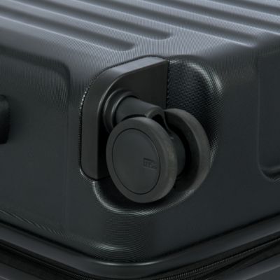 Capri 2.0 32" Expandable Spinner Suitcase