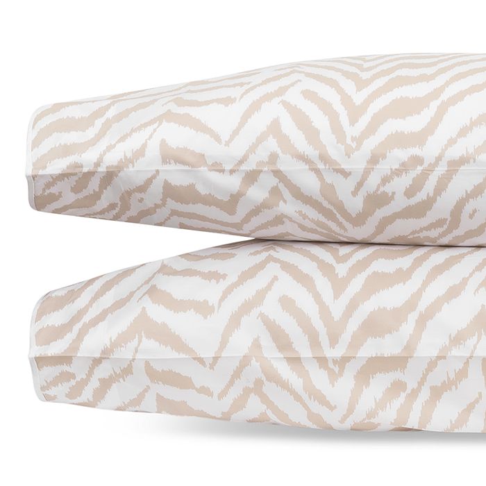 Matouk Quincy Pillow Case - Standard Pair In Sand