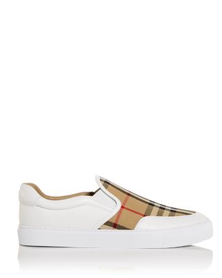 bloomingdales burberry shoes