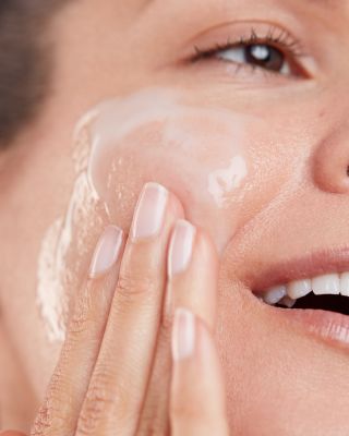 Dynamic Resurfacing Facial Wash 6.7 oz.