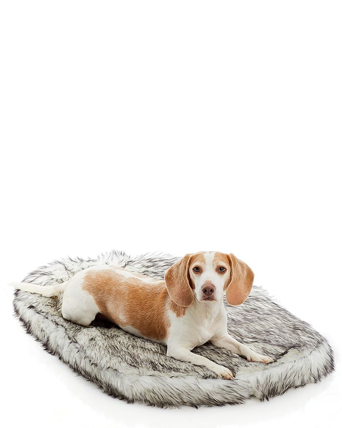 Bloomingdale s Pet Allied Home Oval Faux Fur Pet Bed Bloomingdale s