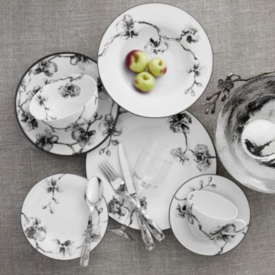 Black Orchid Dinnerware