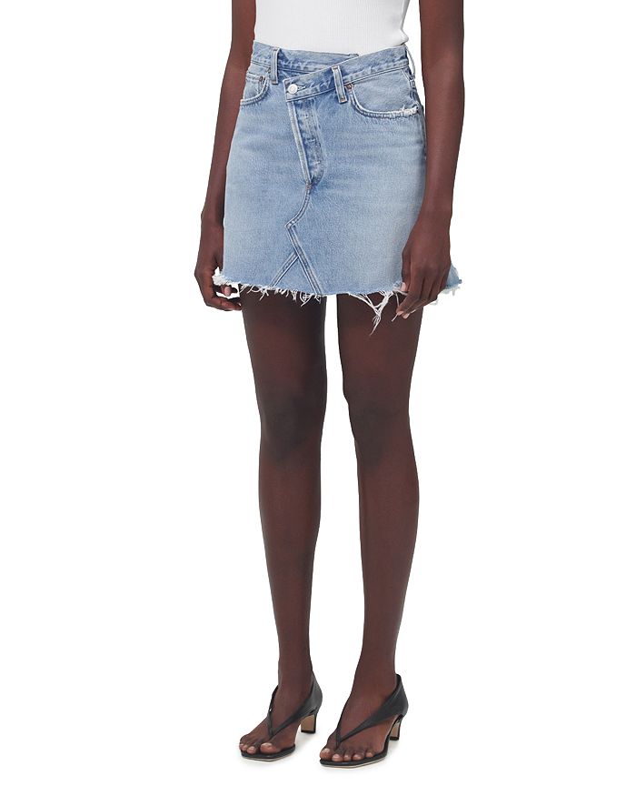 Levis hotsell skirt bloomingdales