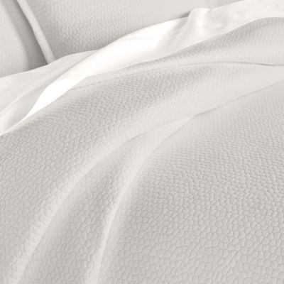 Signature Pebbled Matelass&eacute; Bedding Collection - Exclusive