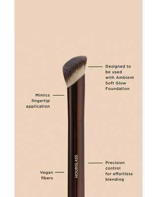 Ambient Soft Glow Foundation Brush