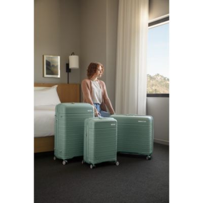 Elevation™ Plus Medium Glider Suitcase