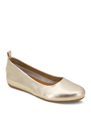 Andre Assous Nalah Ballet Flat In Platino