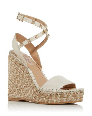 Valentino Garavani Valentino Rockstud 125 Grainy Leather Wedge Espadrille In White