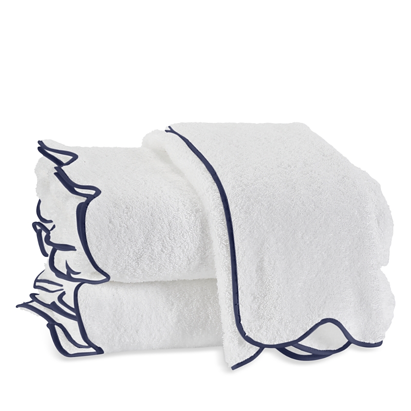 Matouk Cairo Scallop Bath Towel In Navy