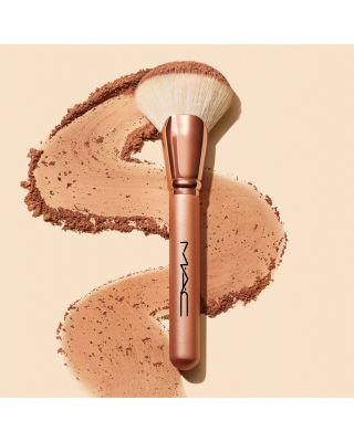 143S Bronzer Fan Brush