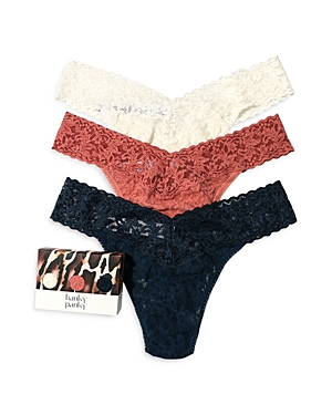 Hanky Panky 3 Pack Signature Lace Original Rise Thongs In Printed Box In Ivory/hima
