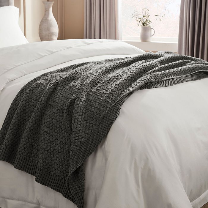 Bed Blanket and Throw Blanket Size Guide - Boll & Branch