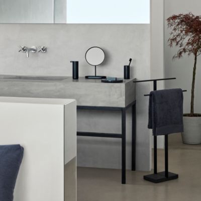 Menoto Towel Stand