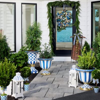 Royal Check Pedestal Urn