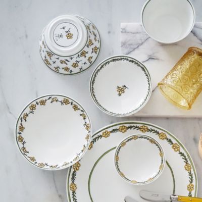 H. Daisy Chain Dinnerware Collection