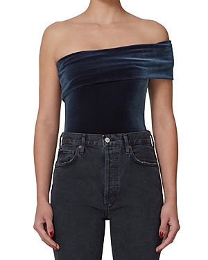 Agolde Bree Velvet One Shoulder Bodysuit In Blizzard