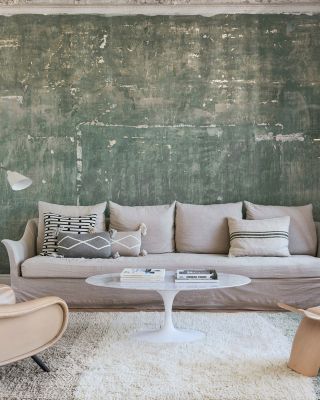 Free Your Soul Into the Blue Area Rug, 6'7" x 9'11"