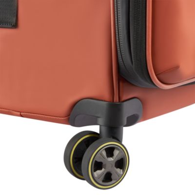 Turenne Soft 27&amp;quot; Expandable Spinner Suitcase
