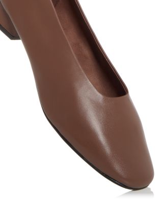 Women's Trustee Round Toe Flats