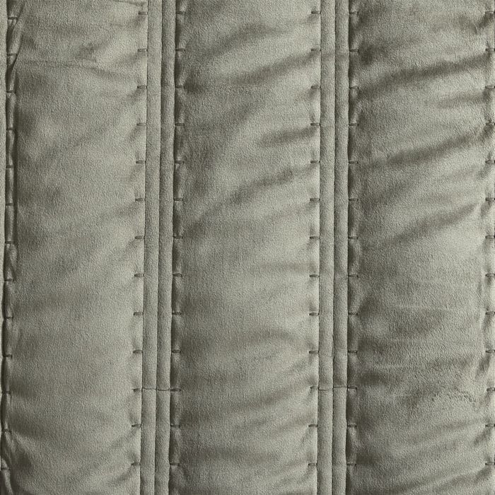Velvet Linear Stitch 3 Piece Quilt Set