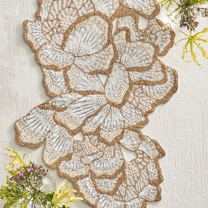 Kim Seybert Botanica Table Runner In White/gold/silver