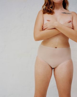 Soft Stretch One-Size Seamless Briefs