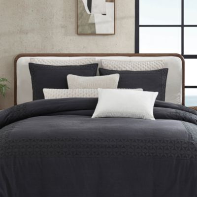 Hotel Eyelet 3 Piece Bedding Set