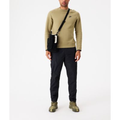 The Magnetic Water Bottle Sling Bag