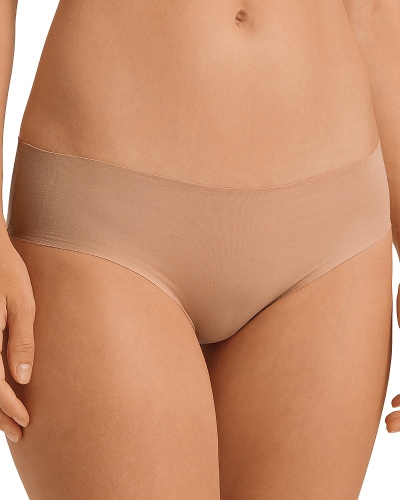 Hanro Invisible Cotton Full Mid-rise Briefs In Beige
