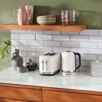 1.79 Quart Electric Kettle