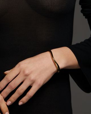 Alma Wavy Bangle Bracelet